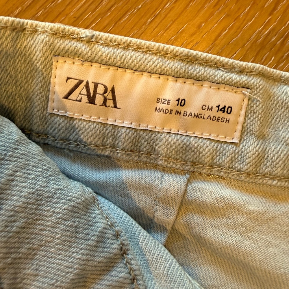 Zara Kids Light Wash Denim Shorts Size 10 - Picture 3 of 3